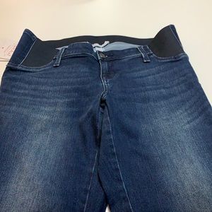 Ingrid & Isabel maternity jeggings